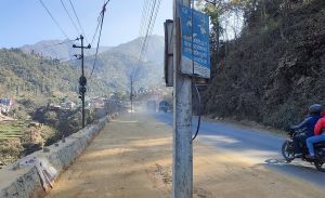 धादिङमा पृथ्वी राजमार्गमा एकतर्फी यातायात सञ्चालन