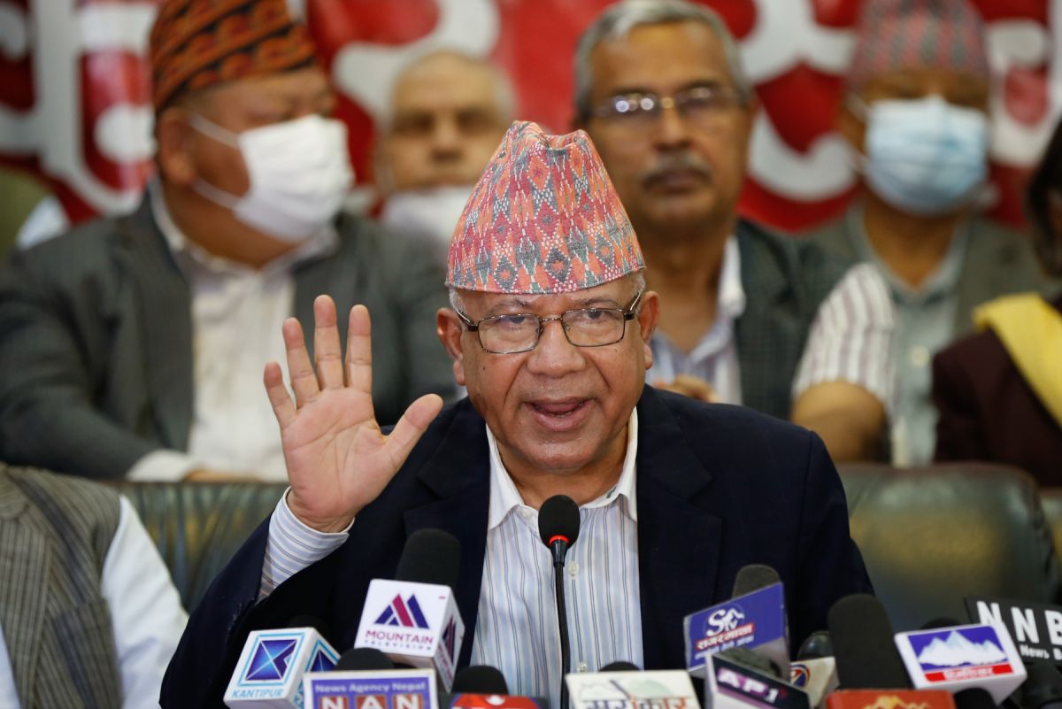 कम्युनिष्ट आन्दोलनको भविष्य उज्ज्वल छ, त्यसैले निराश हुन आवश्यक छैन : माधव नेपाल