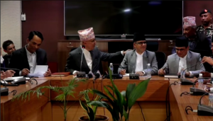   र्थमन्त्रीको पदभारमा जंगिदै पुगेका शालिकरामले भने- पहिला सचिव फेर्नुस् ...